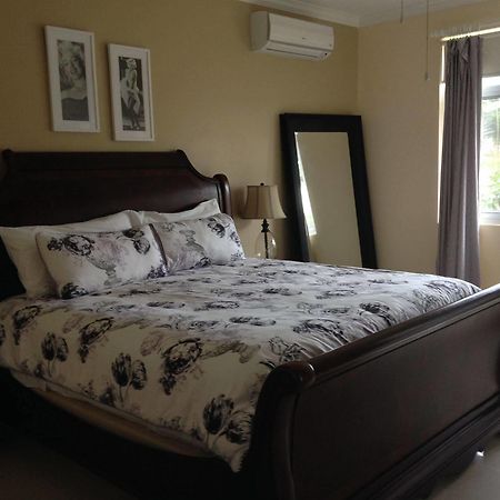 Whispering Seas Jamaica Apartment Очо Риос Екстериор снимка