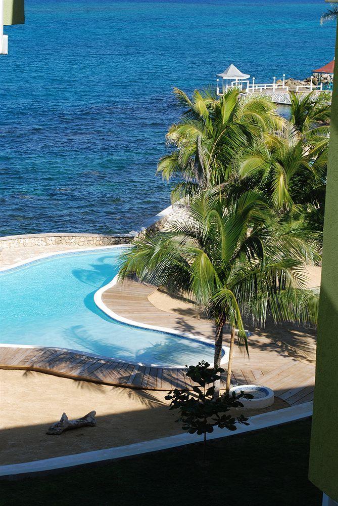 Whispering Seas Jamaica Apartment Очо Риос Екстериор снимка
