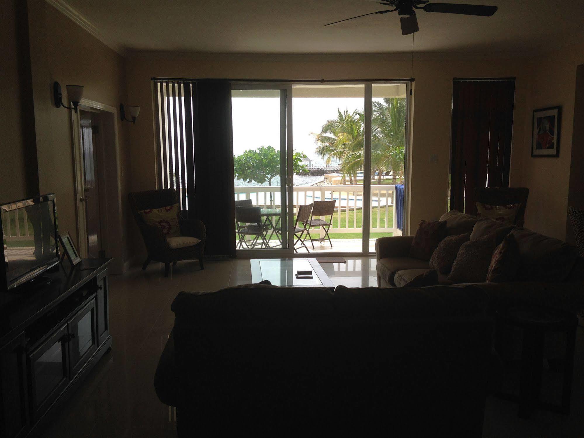 Whispering Seas Jamaica Apartment Очо Риос Екстериор снимка